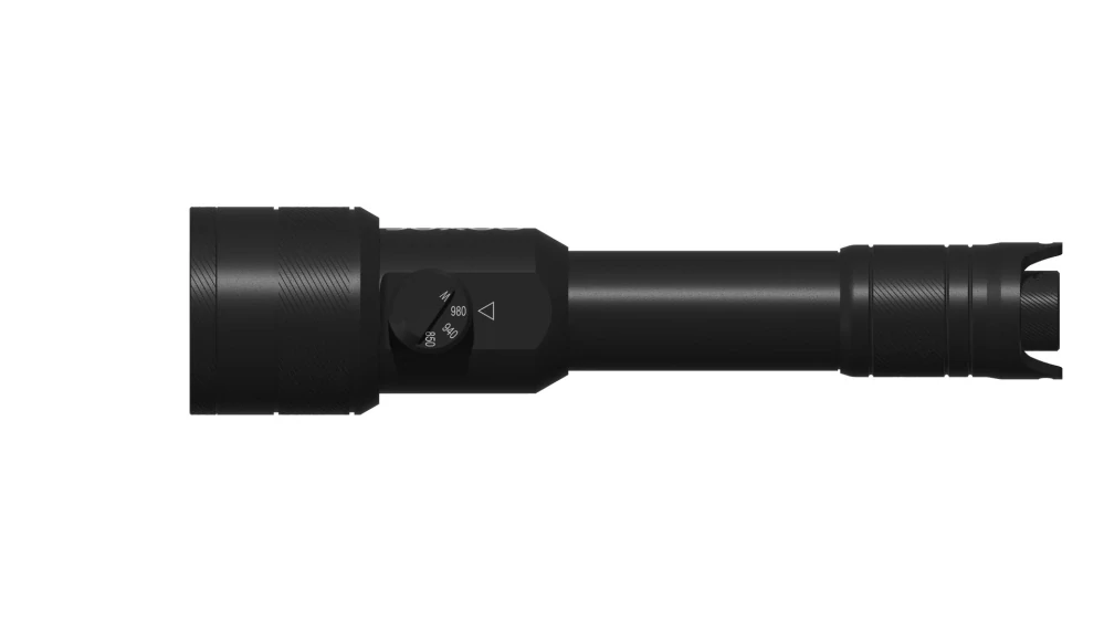 Noxar DIR-PRO v2 – univerzálny iluminátor 4-v-1 (850/940/980 nm + biela LED) s 4000 mAh batériou